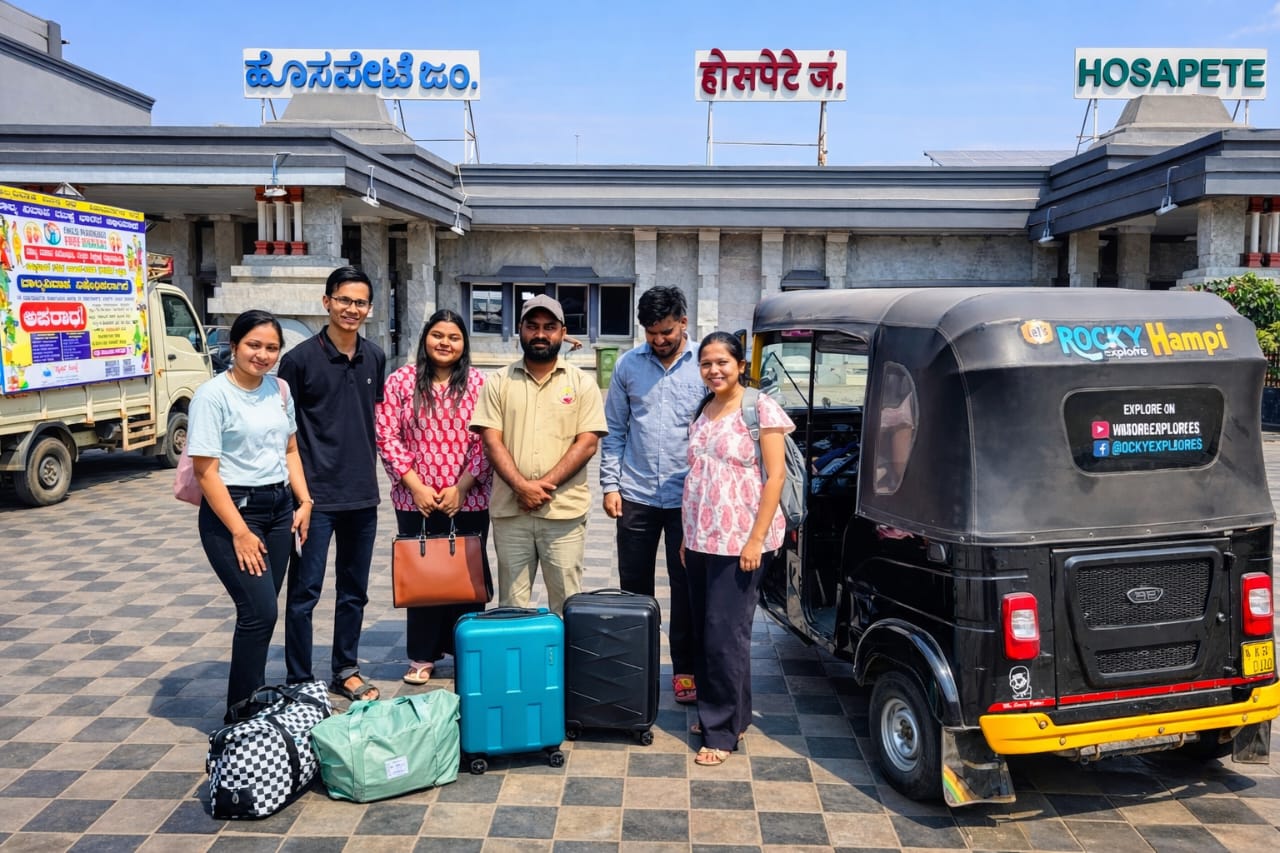 Rocky picking up travellers at Hosapete Junction